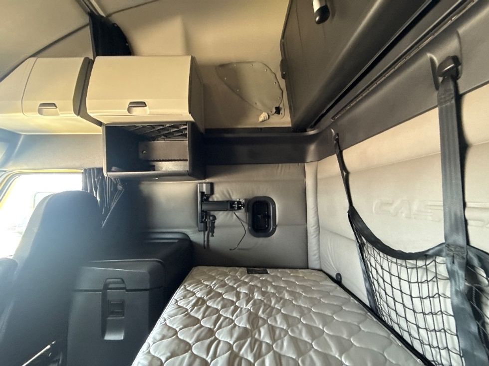 Sleeper Tractor-Heavy Duty Tractors-Freightliner-2020-T12664ST-Grand Prairie-TX-584,044\n\t\tmiles-$ 57,500 - Image 19