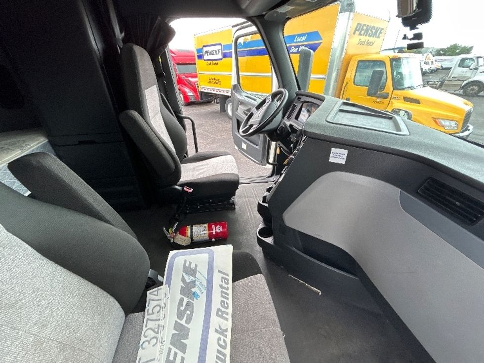 Sleeper Tractor-Heavy Duty Tractors-Freightliner-2020-T12664ST-Greeley-CO-381,884\n\t\tmiles-$ 76,250 - Image 15