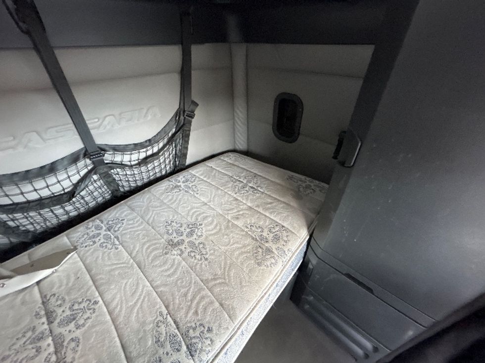 Sleeper Tractor-Heavy Duty Tractors-Freightliner-2020-T12664ST-Greeley-CO-381,884\n\t\tmiles-$ 76,250 - Image 17