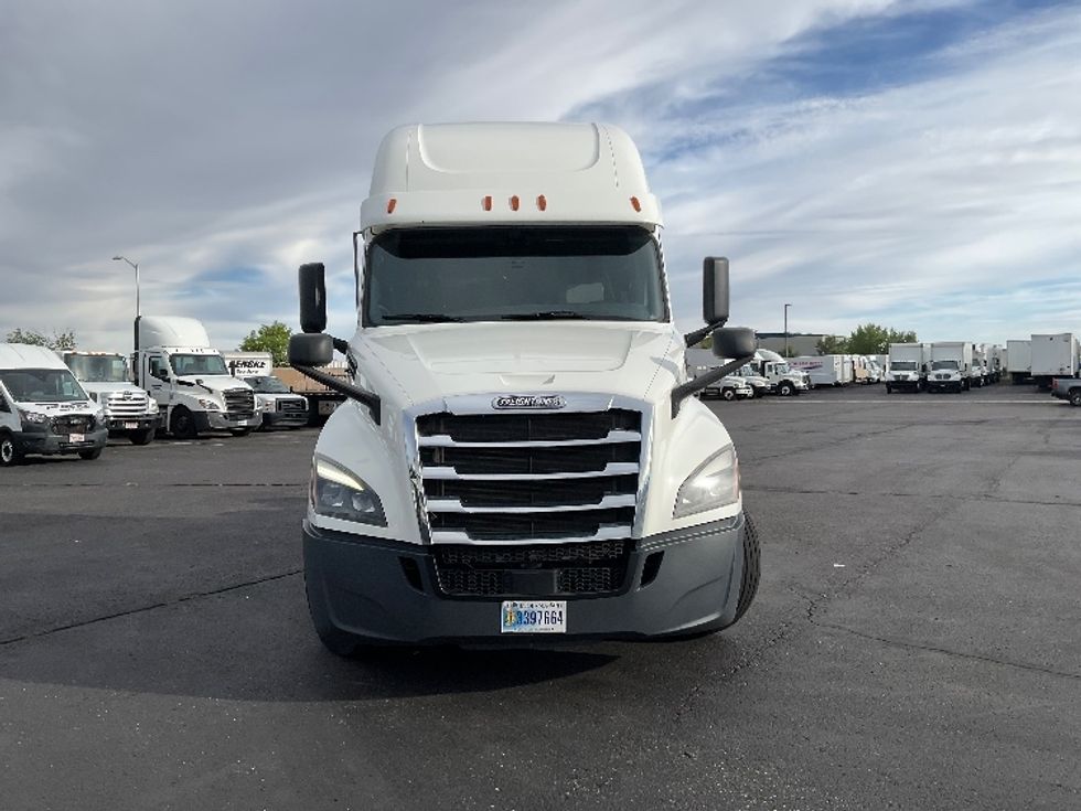 Sleeper Tractor-Heavy Duty Tractors-Freightliner-2020-T12664ST-Greeley-CO-381,884\n\t\tmiles-$ 76,250 - Image 2