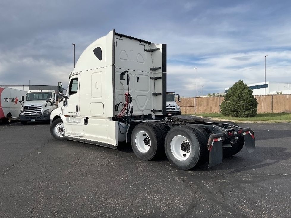 Sleeper Tractor-Heavy Duty Tractors-Freightliner-2020-T12664ST-Greeley-CO-381,884\n\t\tmiles-$ 76,250 - Image 5