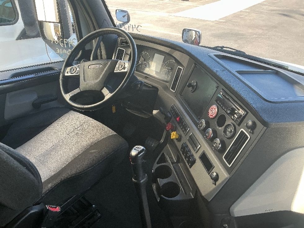 Sleeper Tractor-Heavy Duty Tractors-Freightliner-2020-T12664ST-Greeley-CO-456,460\n\t\tmiles-$ 73,750 - Image 15