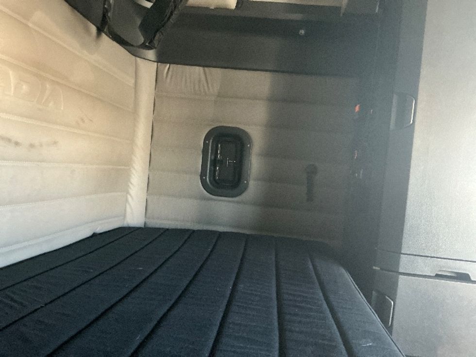 Sleeper Tractor-Heavy Duty Tractors-Freightliner-2020-T12664ST-Greeley-CO-456,460\n\t\tmiles-$ 73,750 - Image 18