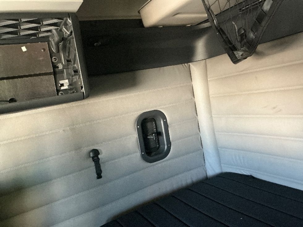 Sleeper Tractor-Heavy Duty Tractors-Freightliner-2020-T12664ST-Greeley-CO-456,460\n\t\tmiles-$ 73,750 - Image 19