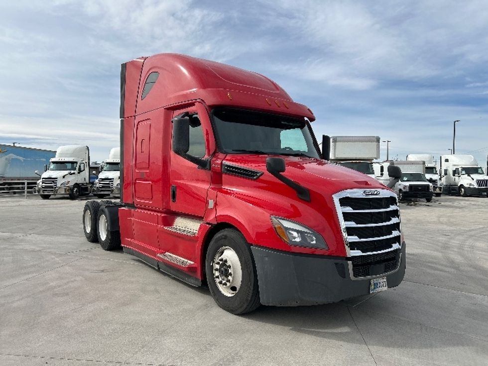 Sleeper Tractor-Heavy Duty Tractors-Freightliner-2020-T12664ST-Greeley-CO-547,872\n\t\tmiles-$ 58,000 - Image 1
