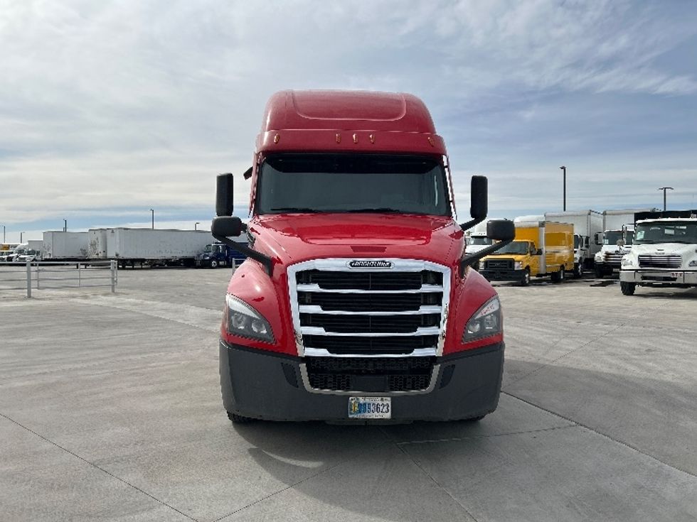 Sleeper Tractor-Heavy Duty Tractors-Freightliner-2020-T12664ST-Greeley-CO-547,872\n\t\tmiles-$ 58,000 - Image 2