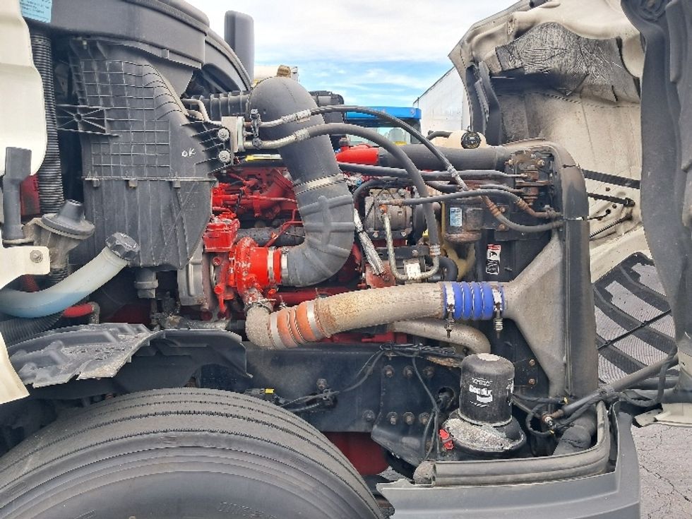 Sleeper Tractor-Heavy Duty Tractors-Freightliner-2020-T12664ST-Greensboro-NC-395,859\n\t\tmiles-$ 76,000 - Image 20