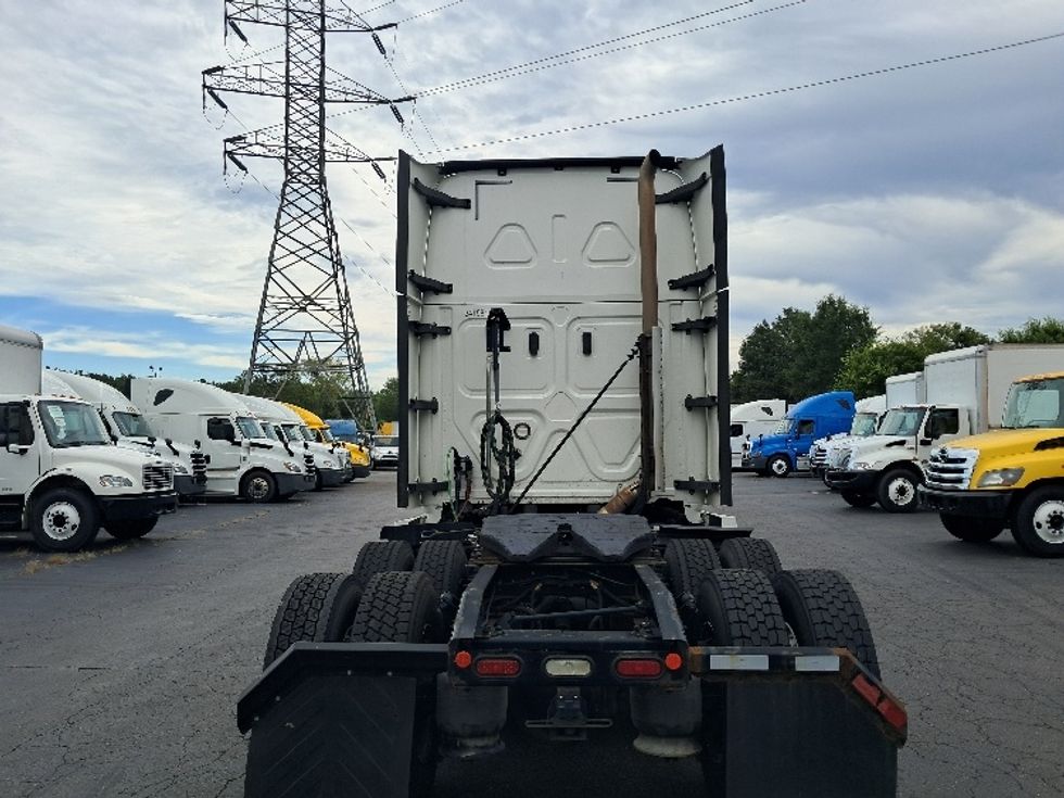 Sleeper Tractor-Heavy Duty Tractors-Freightliner-2020-T12664ST-Greensboro-NC-395,859\n\t\tmiles-$ 76,000 - Image 6