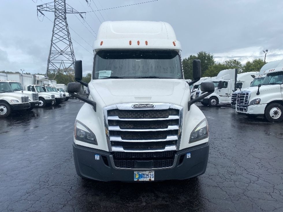 Sleeper Tractor-Heavy Duty Tractors-Freightliner-2020-T12664ST-Greensboro-NC-418,682\n\t\tmiles-$ 76,500 - Image 2