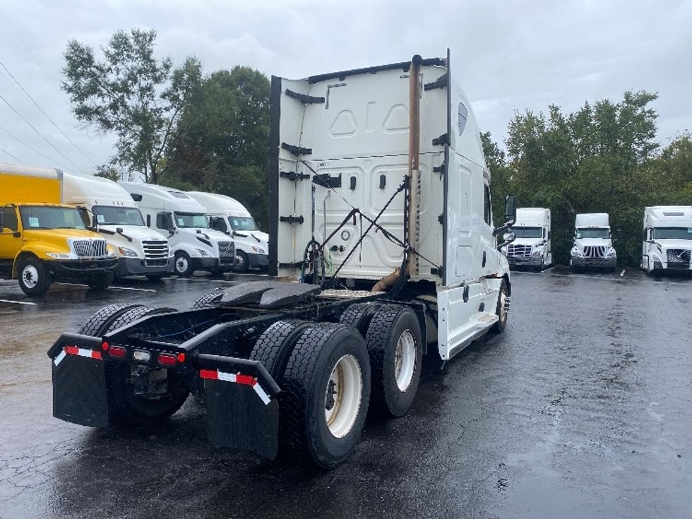 Sleeper Tractor-Heavy Duty Tractors-Freightliner-2020-T12664ST-Greensboro-NC-418,682\n\t\tmiles-$ 76,500 - Image 7