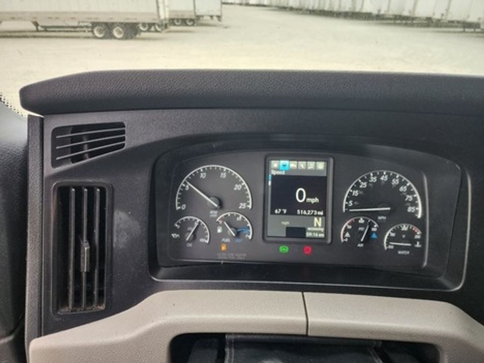 Sleeper Tractor-Heavy Duty Tractors-Freightliner-2020-T12664ST-Greensboro-NC-510,990\n\t\tmiles-$ 56,000 - Image 11