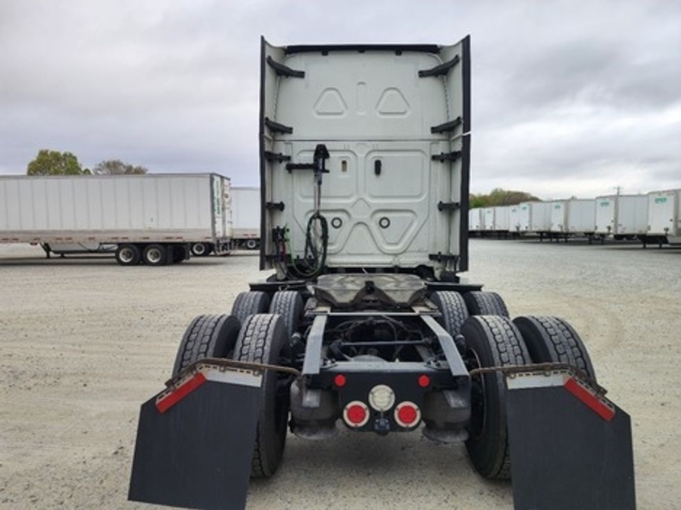 Sleeper Tractor-Heavy Duty Tractors-Freightliner-2020-T12664ST-Greensboro-NC-510,990\n\t\tmiles-$ 56,000 - Image 5