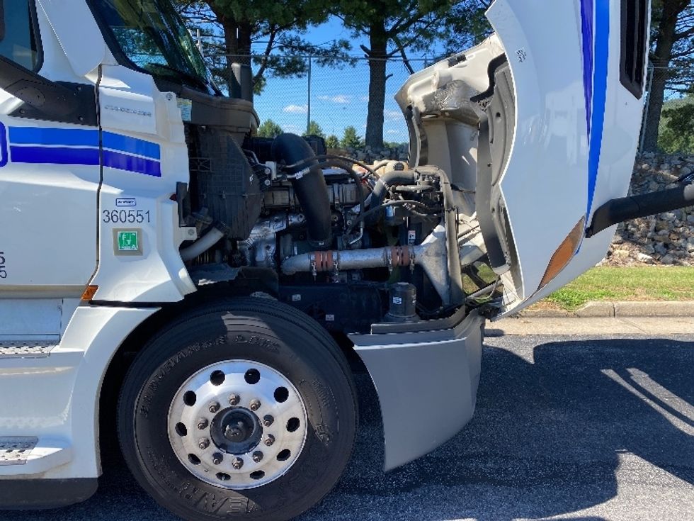 Sleeper Tractor-Heavy Duty Tractors-Freightliner-2020-T12664ST-Greensboro-NC-532,765\n\t\tmiles-$ 71,000 - Image 20