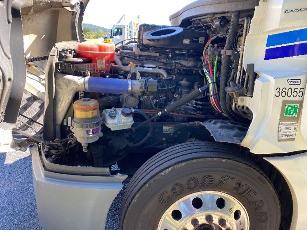 Sleeper Tractor-Heavy Duty Tractors-Freightliner-2020-T12664ST-Greensboro-NC-532,765\n\t\tmiles-$ 71,000 - Image 21