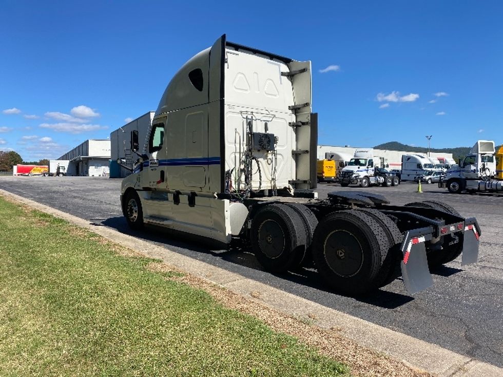 Sleeper Tractor-Heavy Duty Tractors-Freightliner-2020-T12664ST-Greensboro-NC-532,765\n\t\tmiles-$ 71,000 - Image 5