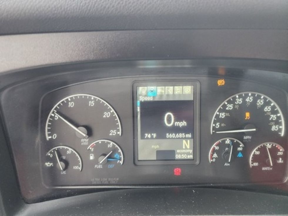 Sleeper Tractor-Heavy Duty Tractors-Freightliner-2020-T12664ST-Greensboro-NC-560,864\n\t\tmiles-$ 55,500 - Image 11