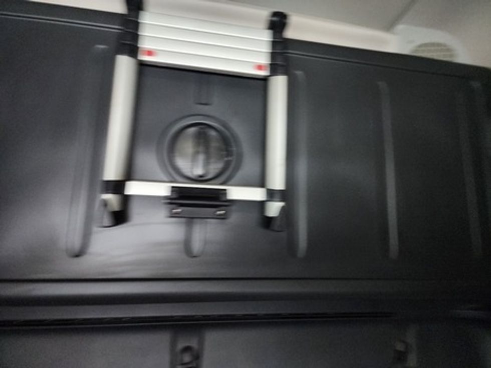 Sleeper Tractor-Heavy Duty Tractors-Freightliner-2020-T12664ST-Greensboro-NC-560,864\n\t\tmiles-$ 55,500 - Image 15