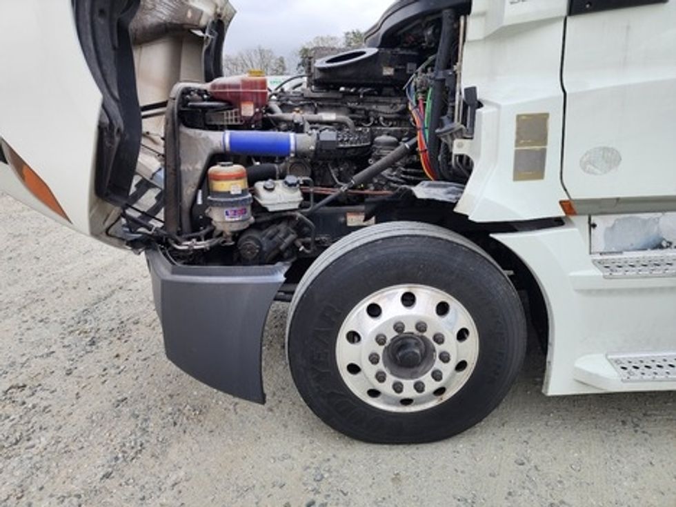 Sleeper Tractor-Heavy Duty Tractors-Freightliner-2020-T12664ST-Greensboro-NC-560,864\n\t\tmiles-$ 55,500 - Image 18