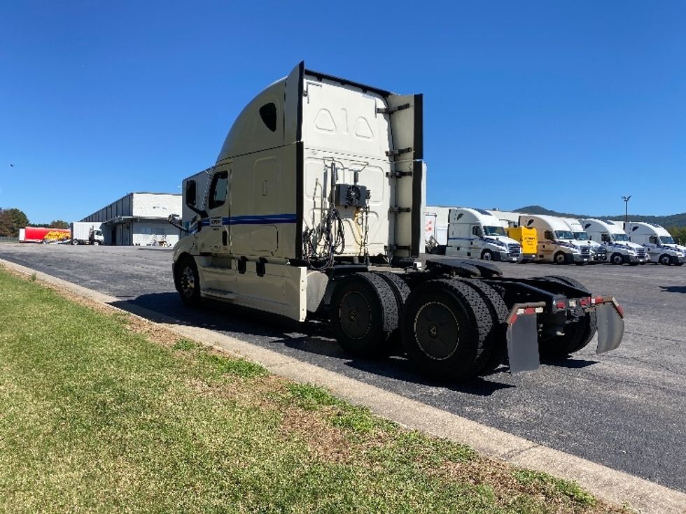 Sleeper Tractor-Heavy Duty Tractors-Freightliner-2020-T12664ST-Greensboro-NC-599,992\n\t\tmiles-$ 66,750 - Image 5