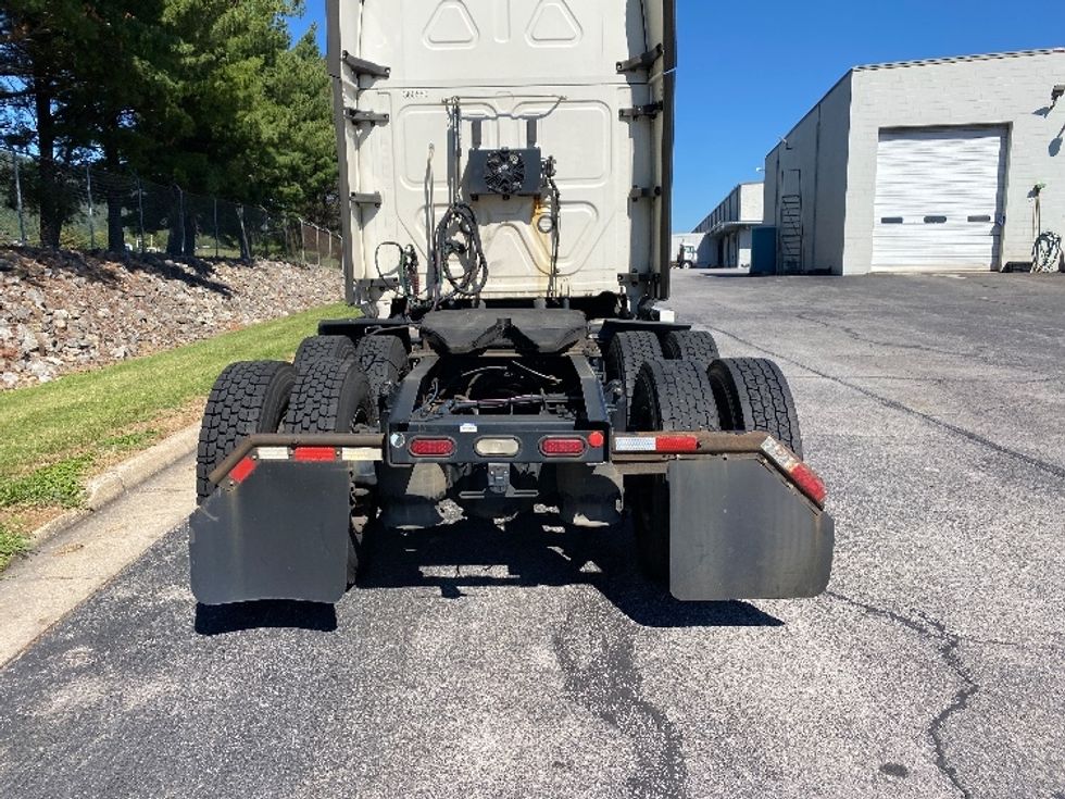 Sleeper Tractor-Heavy Duty Tractors-Freightliner-2020-T12664ST-Greensboro-NC-599,992\n\t\tmiles-$ 66,750 - Image 6