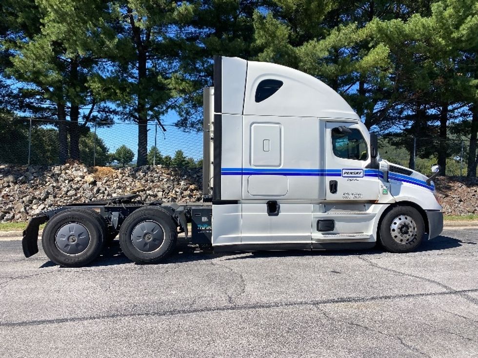 Sleeper Tractor-Heavy Duty Tractors-Freightliner-2020-T12664ST-Greensboro-NC-599,992\n\t\tmiles-$ 66,750 - Image 8