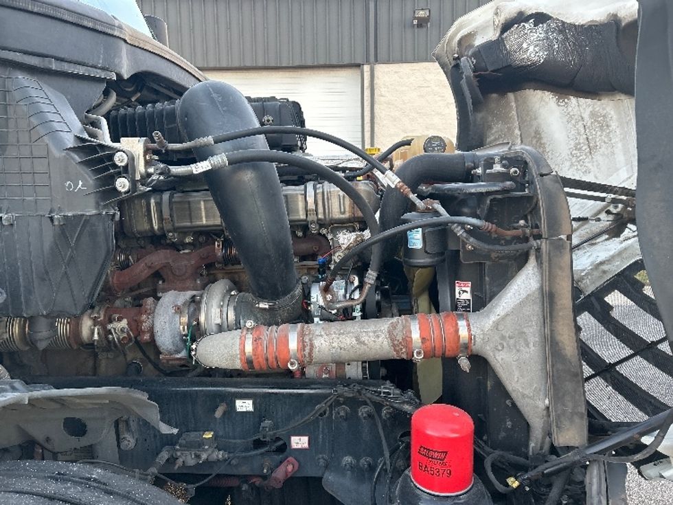 Sleeper Tractor-Heavy Duty Tractors-Freightliner-2020-T12664ST-Greensboro-NC-623,503\n\t\tmiles-$ 51,750 - Image 20