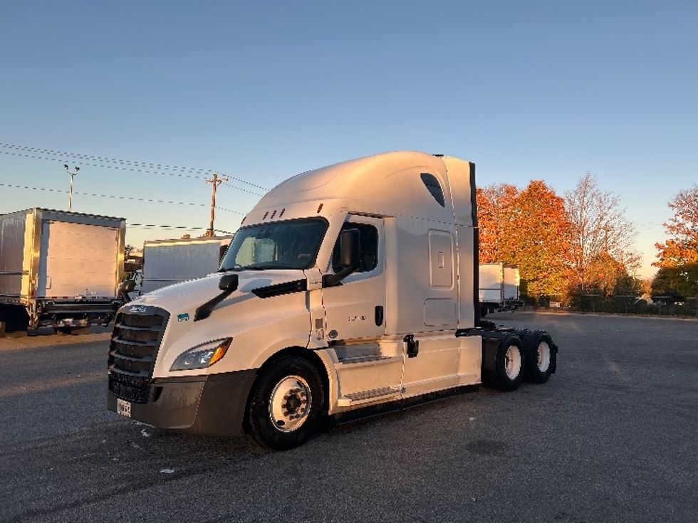 Sleeper Tractor-Heavy Duty Tractors-Freightliner-2020-T12664ST-Greensboro-NC-623,503\n\t\tmiles-$ 51,750 - Image 3