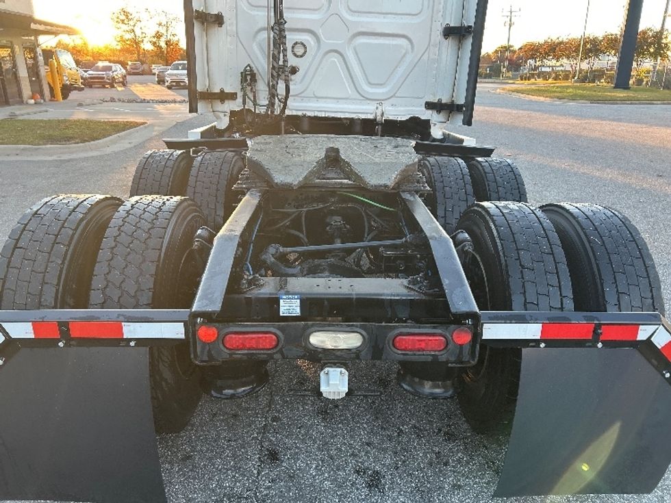 Sleeper Tractor-Heavy Duty Tractors-Freightliner-2020-T12664ST-Greensboro-NC-623,503\n\t\tmiles-$ 51,750 - Image 6