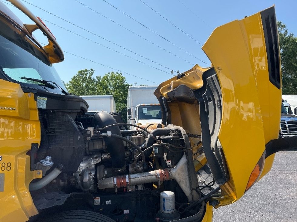 Sleeper Tractor-Heavy Duty Tractors-Freightliner-2020-T12664ST-Greensboro-NC-785,761\n\t\tmiles-$ 42,250 - Image 20