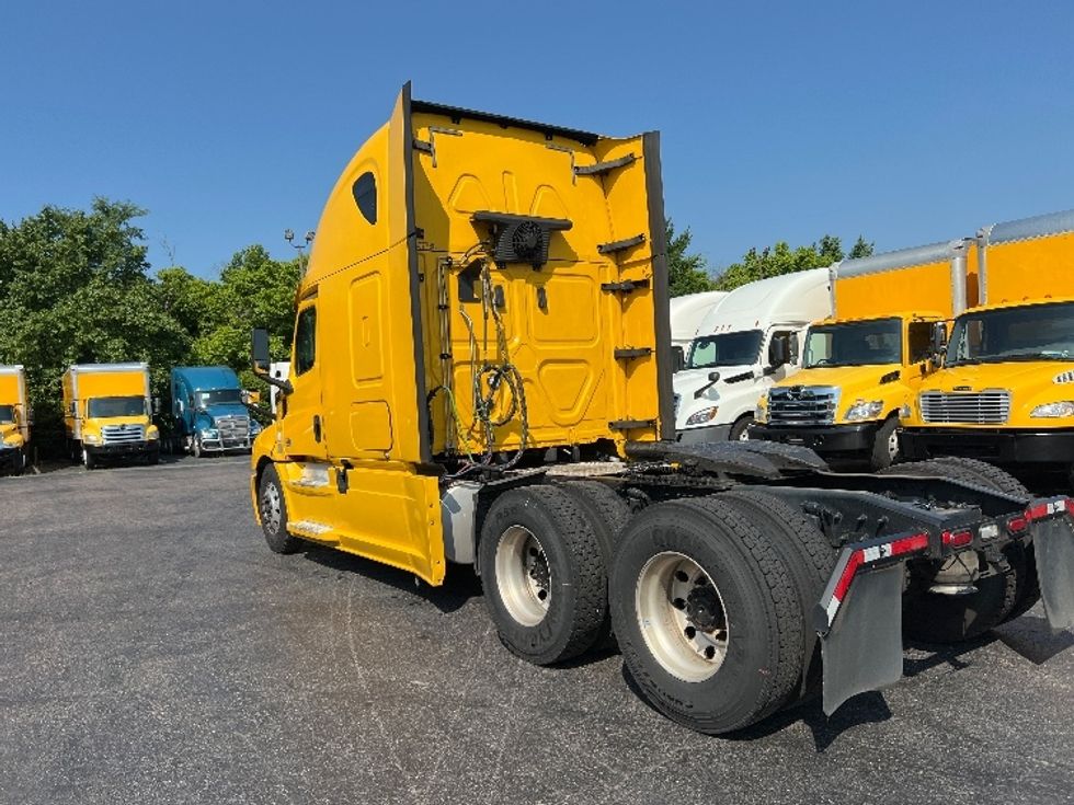 Sleeper Tractor-Heavy Duty Tractors-Freightliner-2020-T12664ST-Greensboro-NC-785,761\n\t\tmiles-$ 42,250 - Image 5