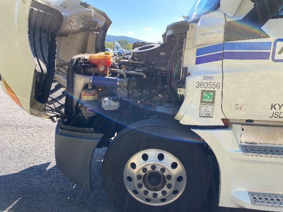 Sleeper Tractor-Heavy Duty Tractors-Freightliner-2020-T12664ST-Greensboro-NC-866,498\n\t\tmiles-$ 45,250 - Image 21