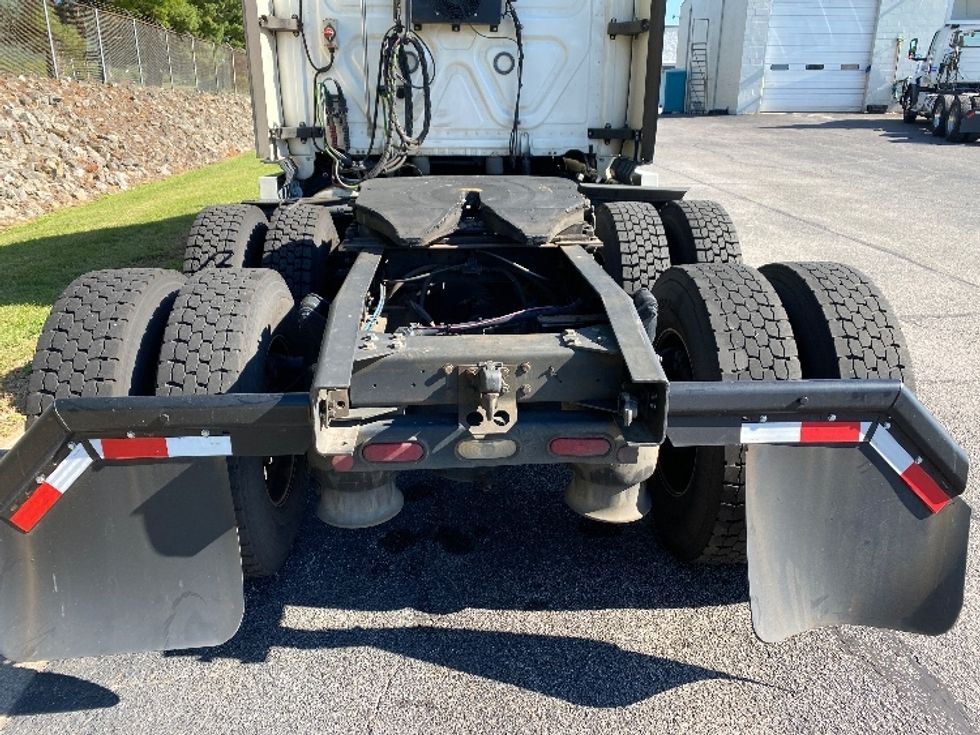 Sleeper Tractor-Heavy Duty Tractors-Freightliner-2020-T12664ST-Greensboro-NC-866,498\n\t\tmiles-$ 45,250 - Image 6
