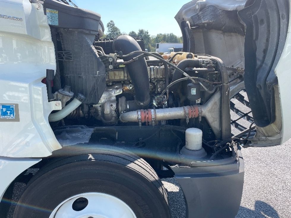 Sleeper Tractor-Heavy Duty Tractors-Freightliner-2020-T12664ST-Greenville-SC-723,225\n\t\tmiles-$ 40,000 - Image 20