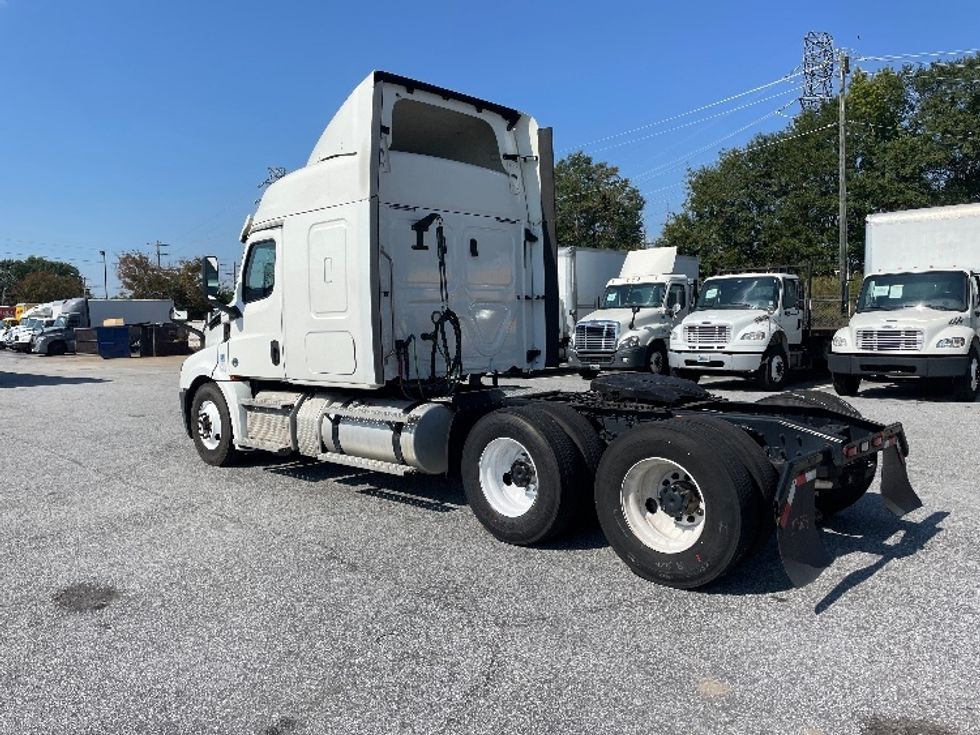 Sleeper Tractor-Heavy Duty Tractors-Freightliner-2020-T12664ST-Greenville-SC-723,225\n\t\tmiles-$ 40,000 - Image 5