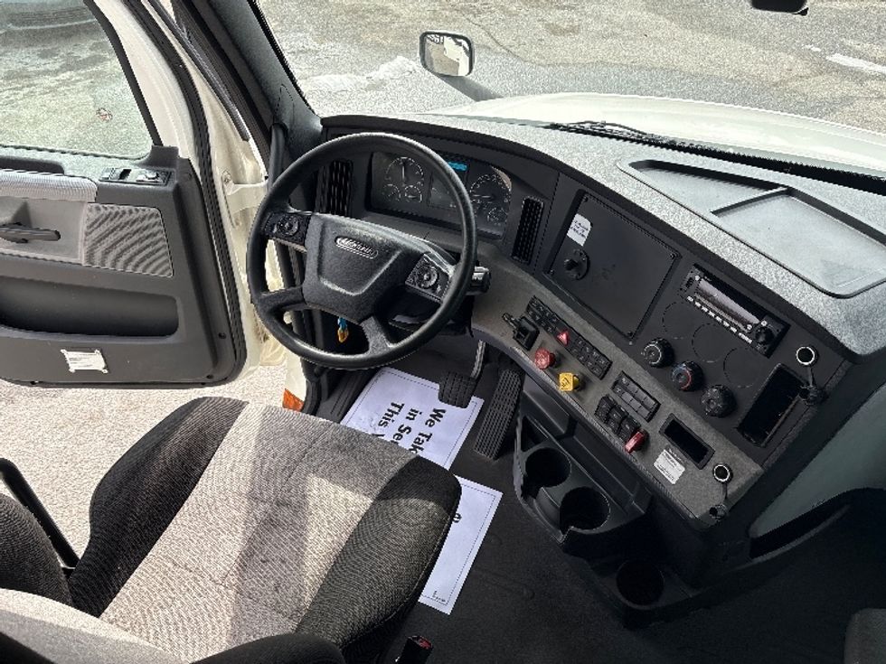 Sleeper Tractor-Heavy Duty Tractors-Freightliner-2020-T12664ST-Greer-SC-507,332\n\t\tmiles-$ 57,500 - Image 11