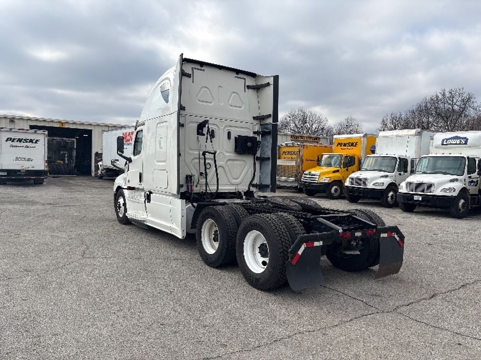 Sleeper Tractor-Heavy Duty Tractors-Freightliner-2020-T12664ST-Greer-SC-507,332\n\t\tmiles-$ 57,500 - Image 5