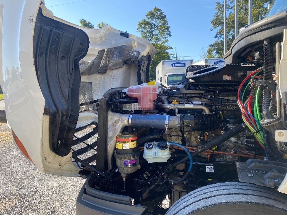 Sleeper Tractor-Heavy Duty Tractors-Freightliner-2020-T12664ST-Greer-SC-656,720\n\t\tmiles-$ 60,750 - Image 21