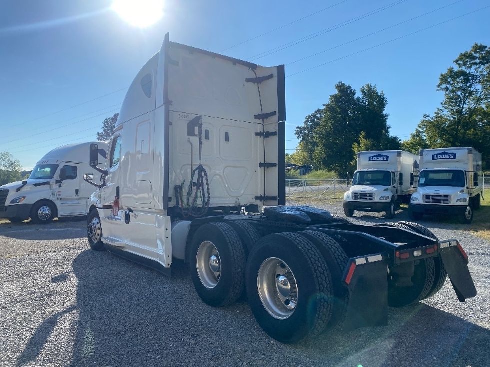 Sleeper Tractor-Heavy Duty Tractors-Freightliner-2020-T12664ST-Greer-SC-656,720\n\t\tmiles-$ 60,750 - Image 5