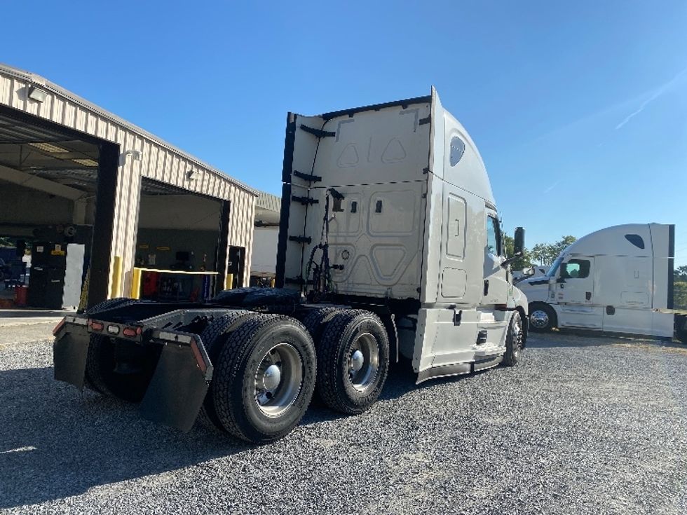 Sleeper Tractor-Heavy Duty Tractors-Freightliner-2020-T12664ST-Greer-SC-656,720\n\t\tmiles-$ 60,750 - Image 7