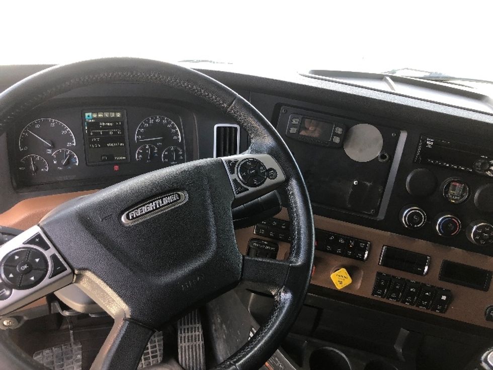 Sleeper Tractor-Heavy Duty Tractors-Freightliner-2020-T12664ST-Guilderland Center-NY-494,551\n\t\tmiles-$ 72,000 - Image 11