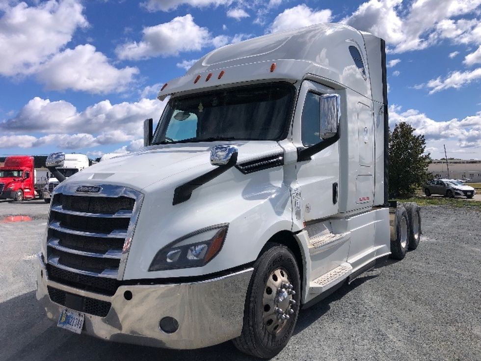 Sleeper Tractor-Heavy Duty Tractors-Freightliner-2020-T12664ST-Guilderland Center-NY-494,551\n\t\tmiles-$ 72,000 - Image 3