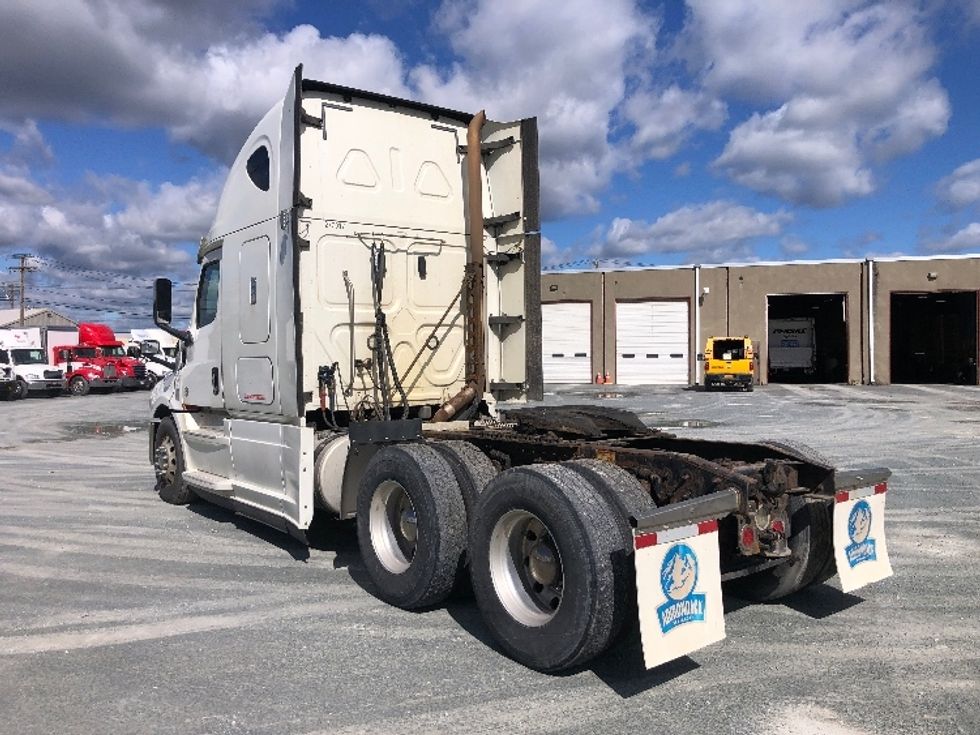 Sleeper Tractor-Heavy Duty Tractors-Freightliner-2020-T12664ST-Guilderland Center-NY-494,551\n\t\tmiles-$ 72,000 - Image 5