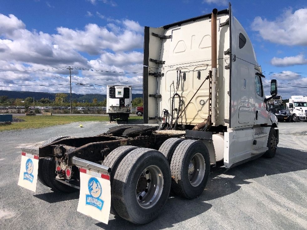 Sleeper Tractor-Heavy Duty Tractors-Freightliner-2020-T12664ST-Guilderland Center-NY-494,551\n\t\tmiles-$ 72,000 - Image 7