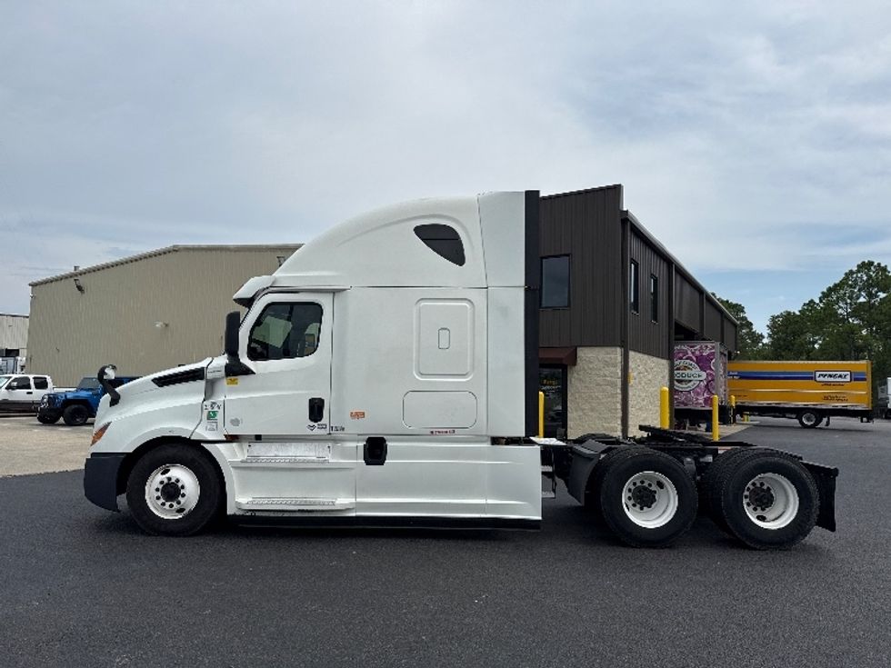 Sleeper Tractor-Heavy Duty Tractors-Freightliner-2020-T12664ST-Gulfport-MS-508,276\n\t\tmiles-$ 65,250 - Image 4