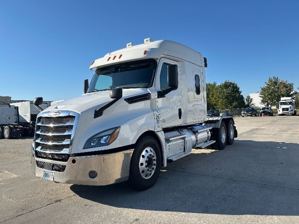 Sleeper Tractor-Heavy Duty Tractors-Freightliner-2020-T12664ST-Hammond-LA-198,444\n\t\tmiles-$ 83,750 - Image 3