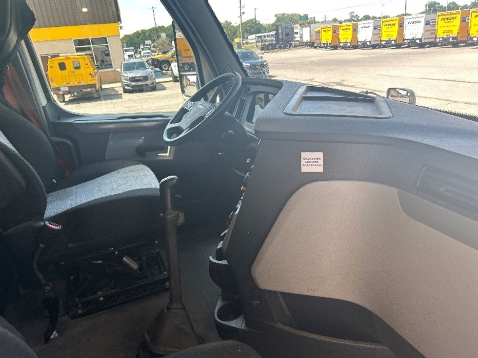 Sleeper Tractor-Heavy Duty Tractors-Freightliner-2020-T12664ST-Hammond-LA-520,758\n\t\tmiles-$ 61,000 - Image 15