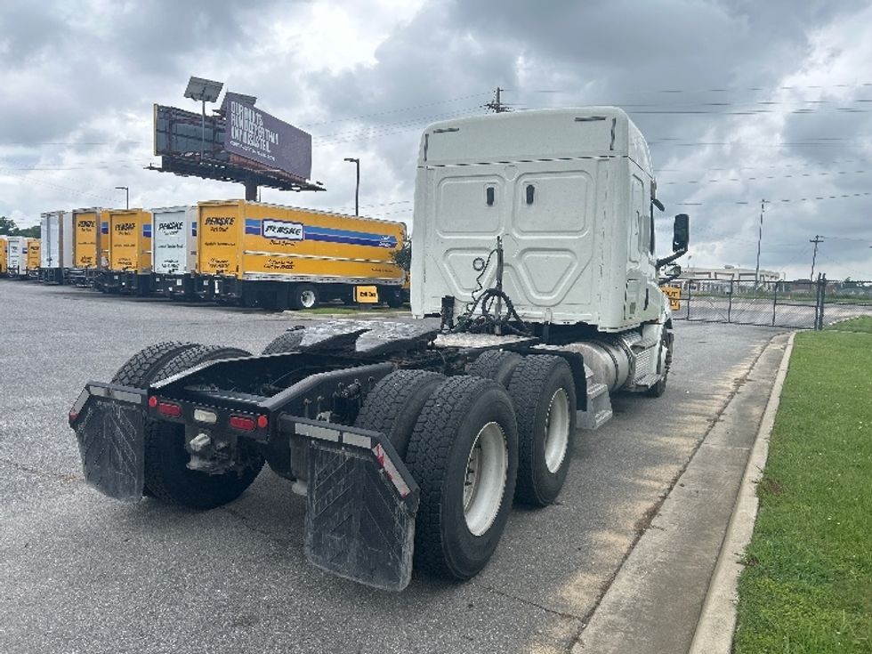 Sleeper Tractor-Heavy Duty Tractors-Freightliner-2020-T12664ST-Hammond-LA-520,758\n\t\tmiles-$ 61,000 - Image 7
