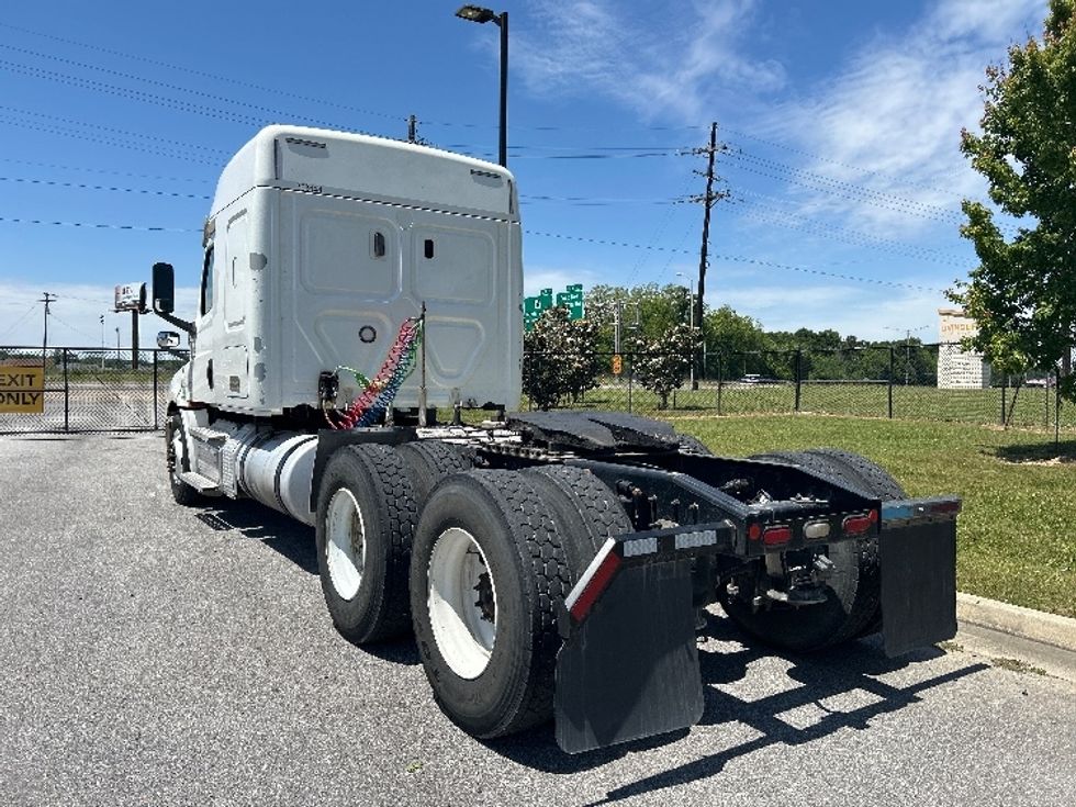Sleeper Tractor-Heavy Duty Tractors-Freightliner-2020-T12664ST-Hammond-LA-686,282\n\t\tmiles-$ 44,250 - Image 5