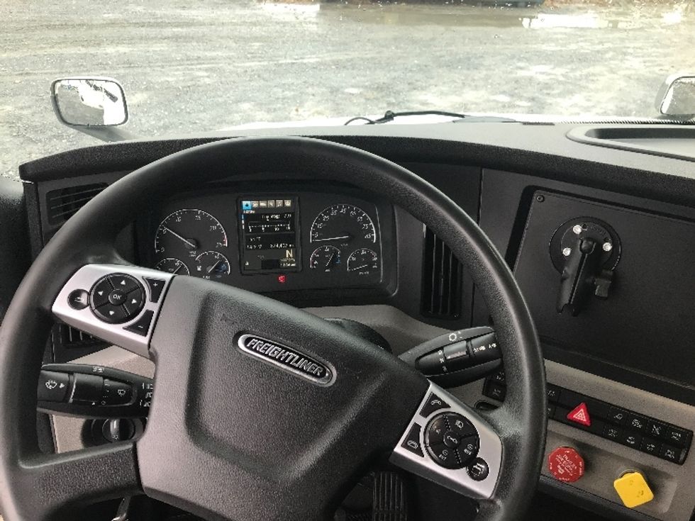 Sleeper Tractor-Heavy Duty Tractors-Freightliner-2020-T12664ST-Harrisburg-PA-374,436\n\t\tmiles-$ 68,000 - Image 11