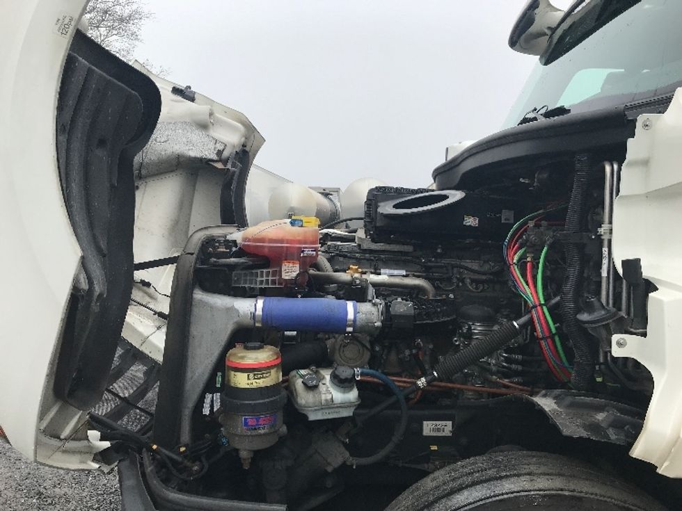 Sleeper Tractor-Heavy Duty Tractors-Freightliner-2020-T12664ST-Harrisburg-PA-374,436\n\t\tmiles-$ 68,000 - Image 21